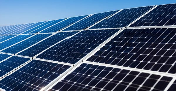 Panneau solaire photovoltaïque : économisez tout en agissant !