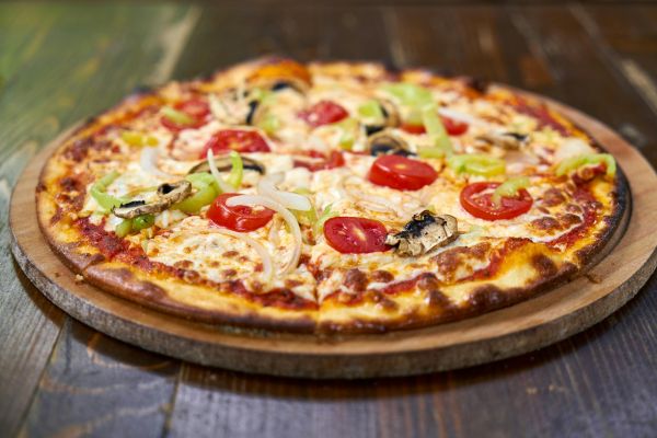 Savourez les délicieuses pizzas artisanales à Savigne !
